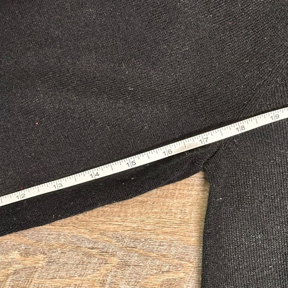 Croft & Barrow Classic Black Crew Neck Sweater - Picture 7 of 11